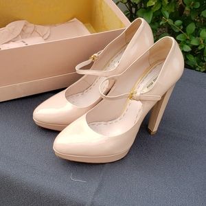 miu miu patent leather pumps
